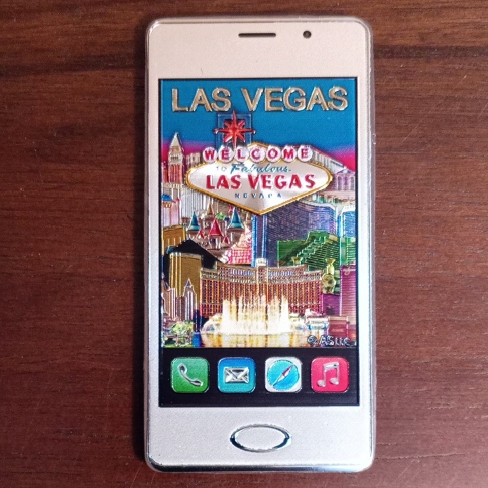 NWT Las Vegas Souvenir Smartphone Magnet -  RED STAR